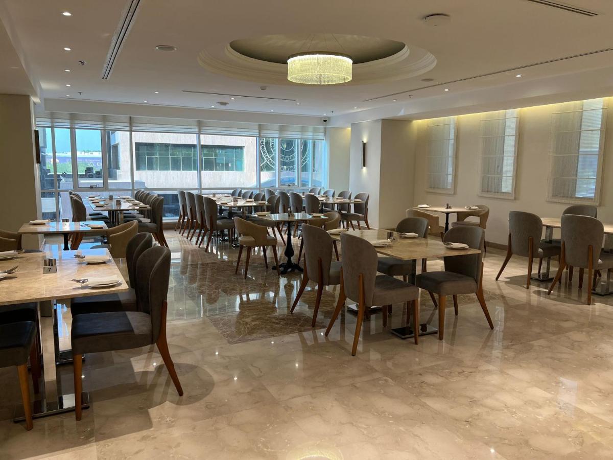 Gloria Hotel & Suites Doha Exterior foto